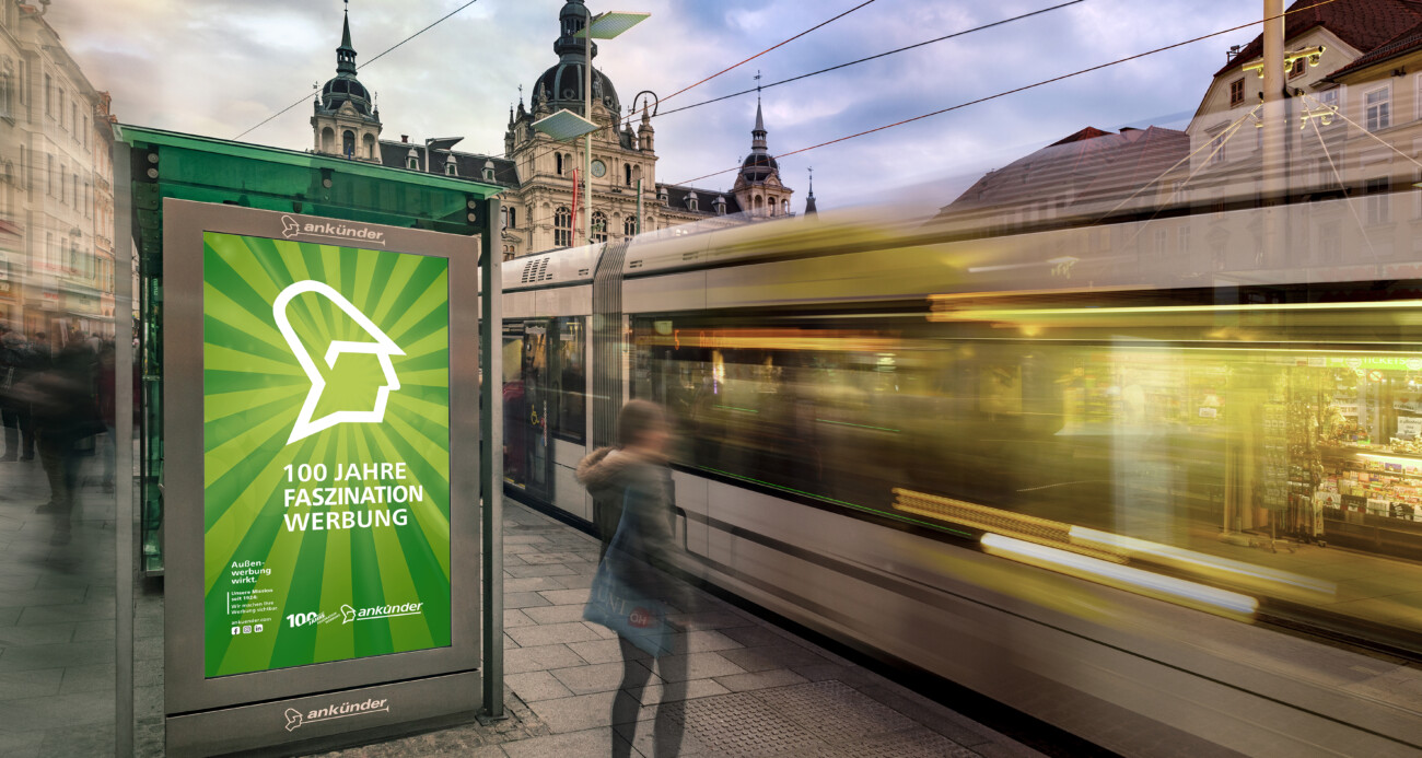 100 Jahre Hauptplatz Neuer doppelseitiger digitaler Screen an der A2